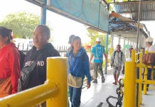 Ancaman Parang Tak Surutkan Semangat Melayani Penumpang