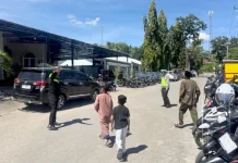 Satuan Lalu Lintas Tertibkan Arus Lalu Lintas di Sekitar Masjid Al Ikhwan