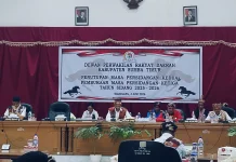 DPRD Sumba Timur Buka Persidangan dan Apresiasi Raihan WTP