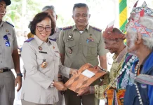 Kakanwil BPN NTT Serahkan 779 Sertipikat PTSL, Warga Nunbena Kini Lebih Tenang