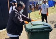 Pemuda Katolik Rote Ndao Jaga Kebersihan di Festival Keluarga Malole