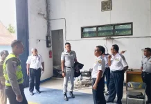 Kasat Lantas dan Jasa Raharja Tinjau Pelayanan KIR Kendaraan