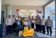 Polres Ende Tebar Kasih di Tiga Panti Asuhan Sambut HUT 80 Bhayangkara
