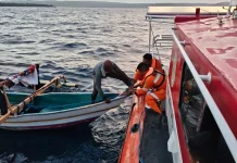 Tiga Jam Terombang-ambing di Perairan Semau, Nelayan 68 Tahun Selamat