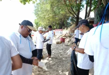 Kanwil DJPb NTT Gerakkan Aksi Peduli Lingkungan di  Kawasan Pantai Pasir Panjang