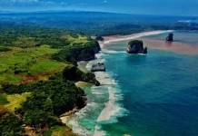 Keindahan Tersembunyi Dari Pantai Mareha Cape