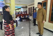 Bupati Pimpin Upacara Pemakaman Almary Yosep Pati, Camat Lamboya