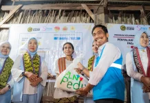 PLN Nyalakan Listrik Gratis Bagi Warga Kurang Mampu di Kupang