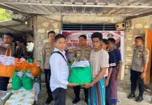 Polres Rote Ndao Salurkan Bansos untuk Warga Daiama