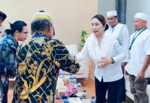 Bupati Ratu Wulla Harapkan Jemaah Haji Jadi Teladan Masyarakat