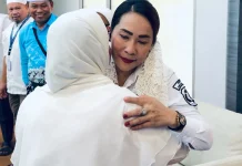 Bupati Ratu Wulla Sambut Hangat Kepulangan Jemaah Haji SBD