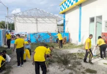 Kegiatan Kebersihan Area Pelabuhan Baa Dukung Gerakan Indonesia ASRI