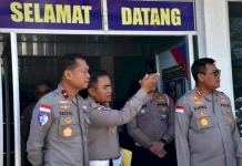 Wakapolda NTT Tinjau Pelayanan Satlantas Polresta Kupang Kota Langsung