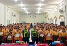 Sat Lantas Polres Sumba Timur Edukasi Tertib Berlalu Lintas kepada Pelajar