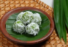 Si Bulat Hijau dengan Ledakan Gula Merah di Dalamnya