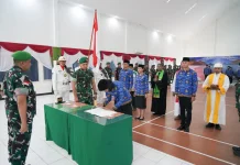 Danrem 161/Wira Sakti Pimpin Pengambilan Sumpah 16 PNS Denkesyah Kupang