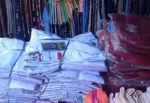 Belanja Online Gerus Penjualan Seragam Sekolah di Pasar Oeba