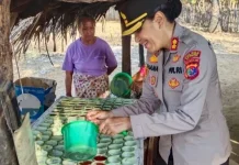 Kapolres TTU Tinjau Pembuatan Gula Lempeng Dukung UMKM