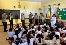 Polda NTT Gelar Trauma Healing Terapi USEFT bagi Anak-Anak Konflik di Adonara Timur