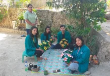 Dari Sampah Plastik,UMKM Bunga Angel Kupang Asah Mahasiswa Unimor Berwirausaha