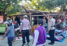 lewat Patroli Dialogis, Polsek Rote tengah Edukasi Warga Soal Keamanan Lingkungan