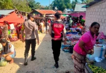 Patroli Dialogis di Pasar Sedeoen, Polsek Rote Barat Perkuat Kamtibmas