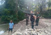 Dandim 1629 SBD Tinjau Pembangunan Jembatan Demi Kesejahteraan Masyarakat