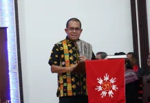 Gubernur Melki Ajak Gereja Perkuat SDM dan Ekonomi