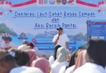 KKP Dorong Pantai Desa Papela Bebas Sampah Laut