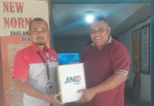 Warga Pesisir Maumere Masih Mengungsi Pascagempa