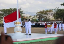 Keluarga Besar Polres Sumba Timur Hadiri Upacara HUT RI ke-81
