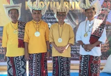 Suku Mooyumbuk Kukuhkan Pengurus Baru Periode 2026-2031