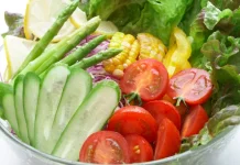 Menyiapkan Lalapan Sayur yang Benar dan Sehat