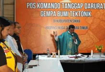 Gubernur NTT Ikuti Ekaristi di Posko Gempa