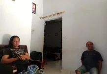 Keluarga di Kupang Memberikan Bantuan Sembako untuk Mahasiswa Flores yang Terdam