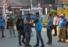 Kembalikan Senyum Warga, 6 Petugas PLN Bertarung di Palue Sikka Pulihkan Listrik
