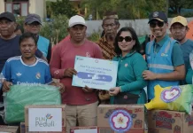 PIKK PLN Distribusikan Sembako bagi Warga Terdampak Gempa di Reok dan Mbay