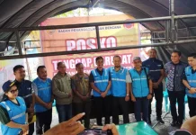 PLN dan Rumah BUMN Ende Distribusikan Bantuan Bagi Korban Gempa Flores