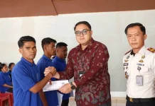 Rutan SoE dan BRI Serahkan Buku Tabungan bagi Warga Binaan