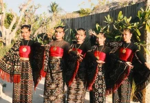 Musik, Tarian dan Pakaian Adat Rote Jadi Daya Tarik di NIHI Rote