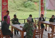 Babinsa Pererat Silaturahmi TNI dan Rakyat Desa Mata Wekaroro