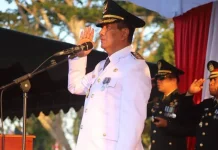 Wakil Bupati Sumba Tengah Pimpin Upacara Penurunan Bendera