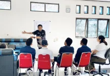 Kepala RRI Kupang Tekankan Keunggulan Radio di Era Digital
