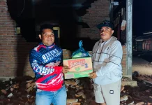 Relawan Salurkan Bantuan untuk Korban Gempa Flores