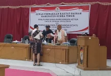 Wabup Yonathan Sampaikan Nota Keuangan Perubahan APBD Sumba Timur