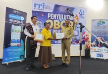 RRI Kupang dan Yayasan Rumah Musik Siloam Serahkan Donasi Bencana Flores ke BPBD