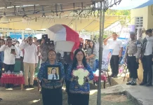 Wili Mbuik Dimakamkan di Rote, NTT Berduka Atas Tragedi Papua