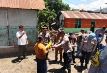 Ketum Bhayangkari Salurkan Bantuan, Lurah Rukun Lima Apresiasi Kepedulian Polri