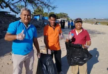 Pemerhati RRI Ajak Pengunjung Jaga Kebersihan Pantai Pasir Panjang