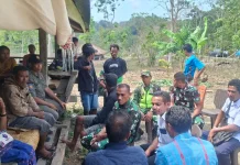 Dandim 1613/Sumba Barat Melayat di Rumah Duka Korban Penembakan